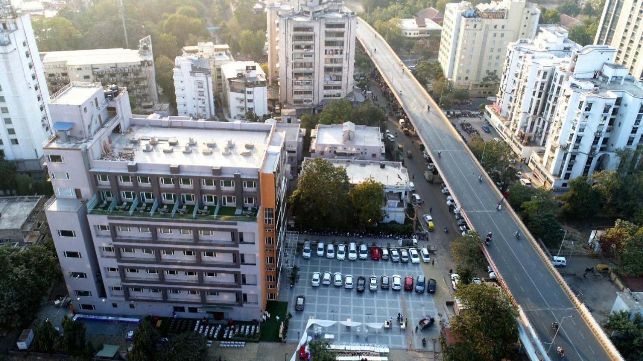 Apricot Hotel , Ахмедабад Екстер'єр фото