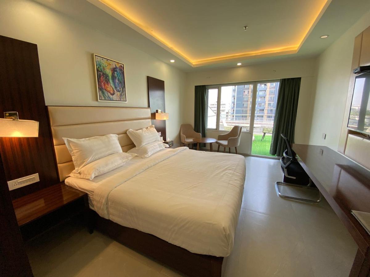 Apricot Hotel , Ахмедабад Екстер'єр фото