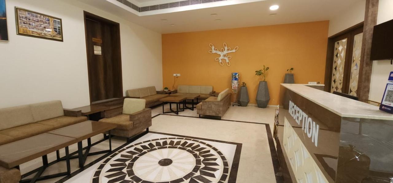 Apricot Hotel , Ахмедабад Екстер'єр фото