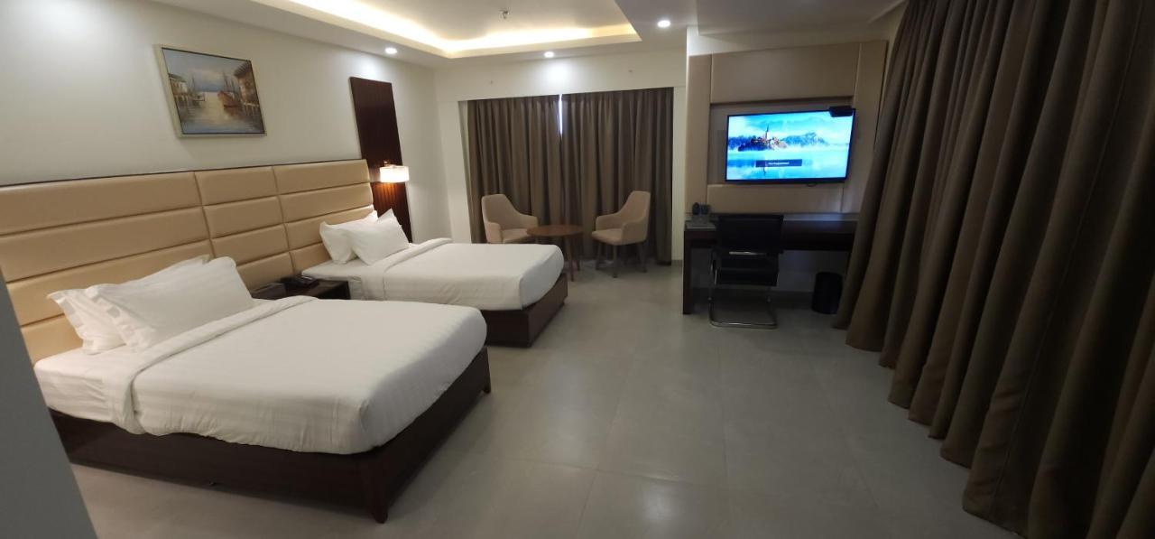 Apricot Hotel , Ахмедабад Екстер'єр фото