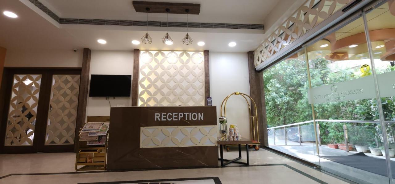 Apricot Hotel , Ахмедабад Екстер'єр фото