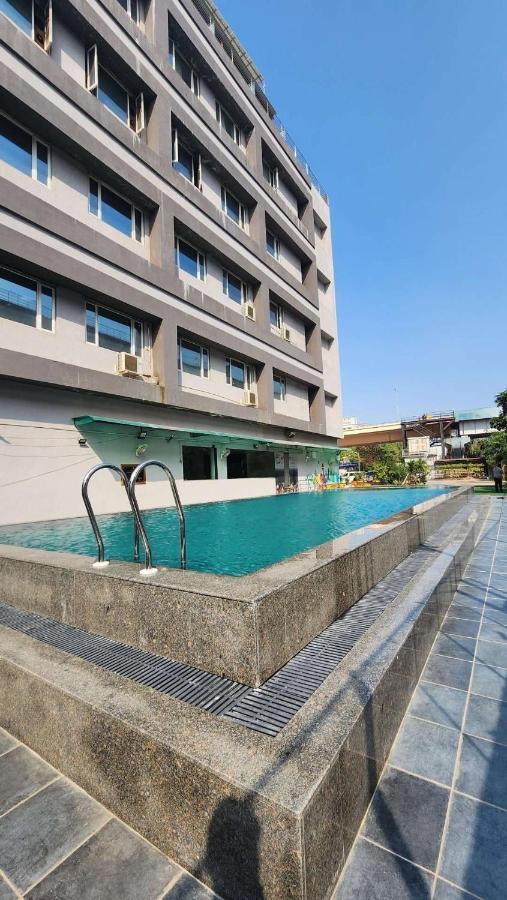 Apricot Hotel , Ахмедабад Екстер'єр фото