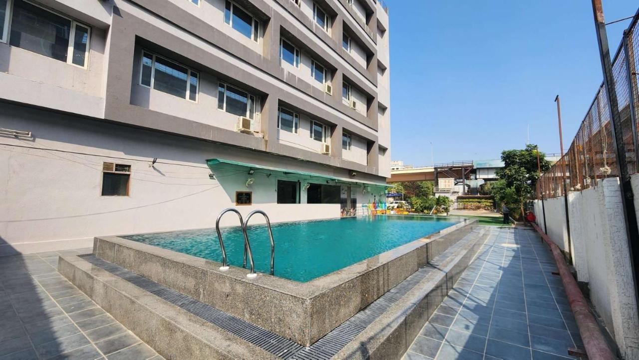 Apricot Hotel , Ахмедабад Екстер'єр фото