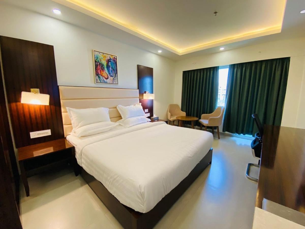 Apricot Hotel , Ахмедабад Екстер'єр фото